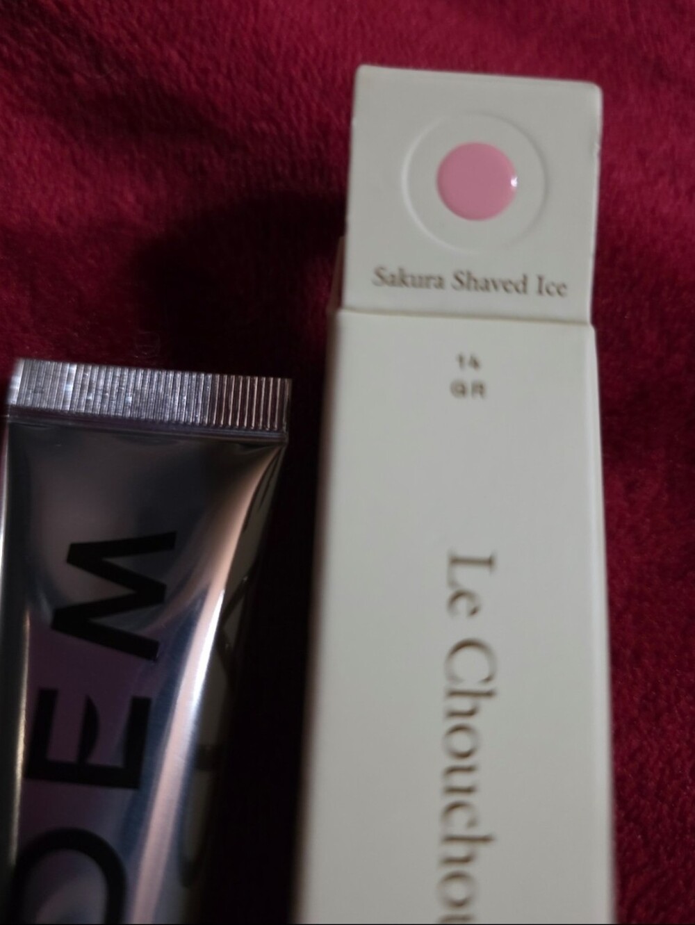 EADEM Le Chouchou Exfoliating + Softening Peptide Lip  Balm SAKURA SHAVED ICE. - Picture 4 of 4